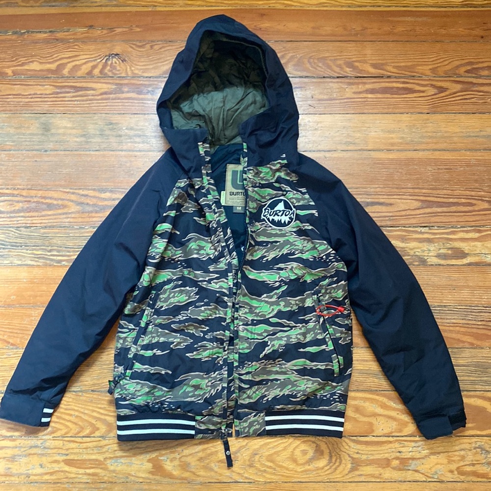 Boys Burton Snowboarding Jacket Size Med. (10-12)